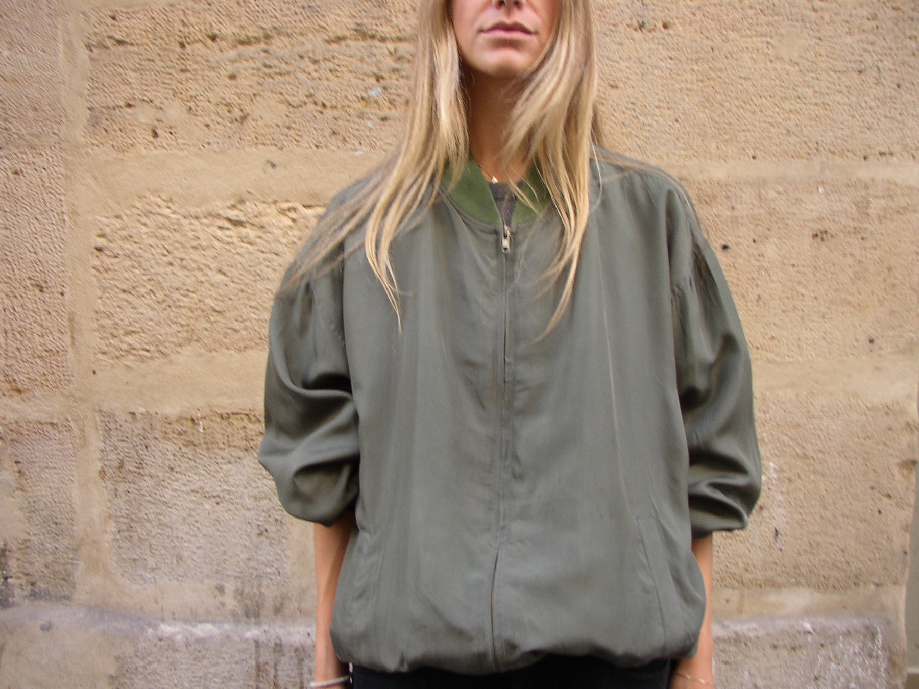 SILK BOMBER OLIVE